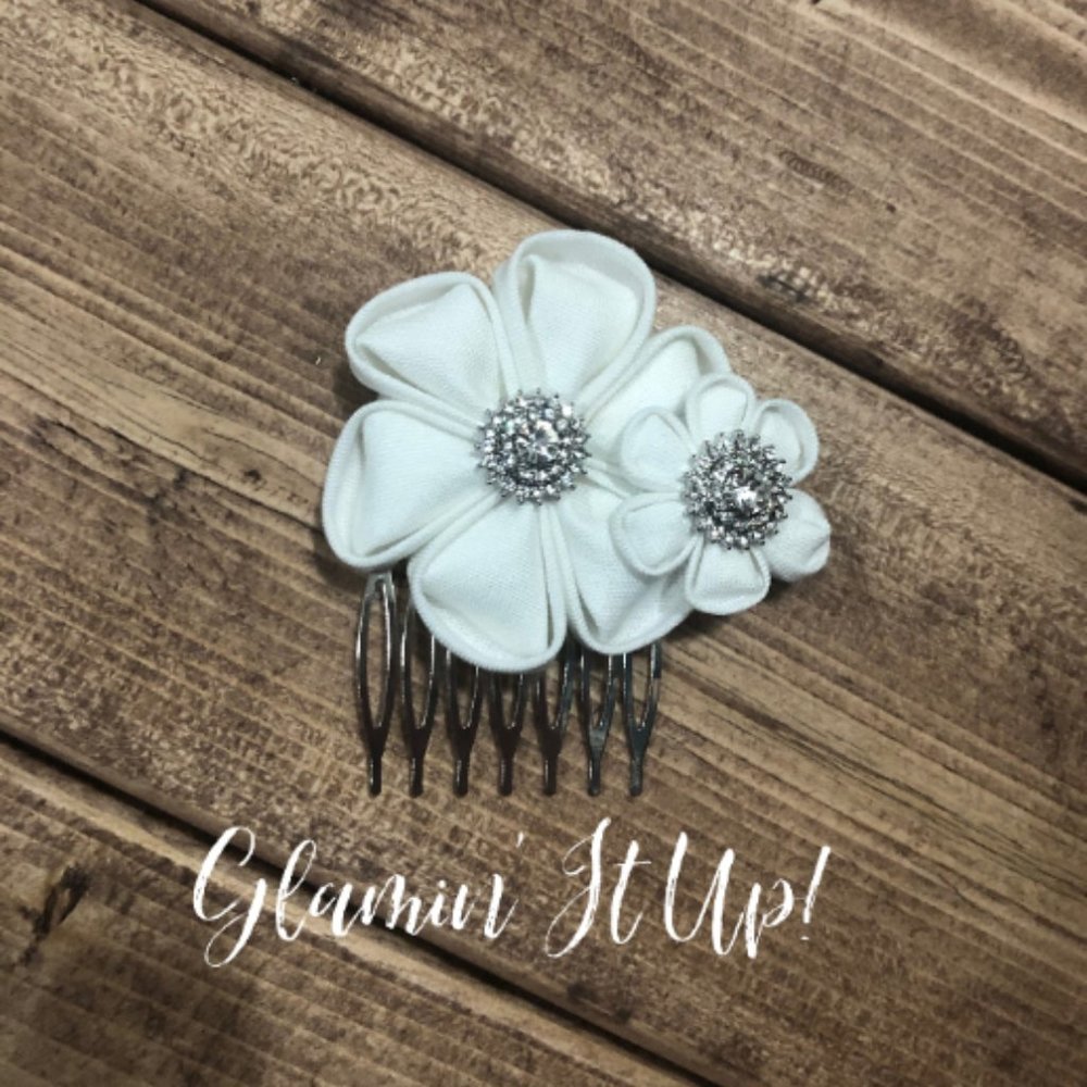 New White Fabric Flower Hair Comb